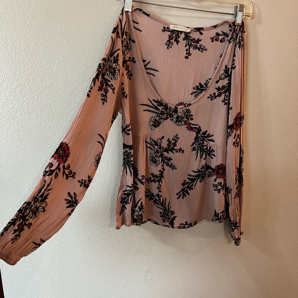 Honey punch light pink floral long sleeve blouse size small